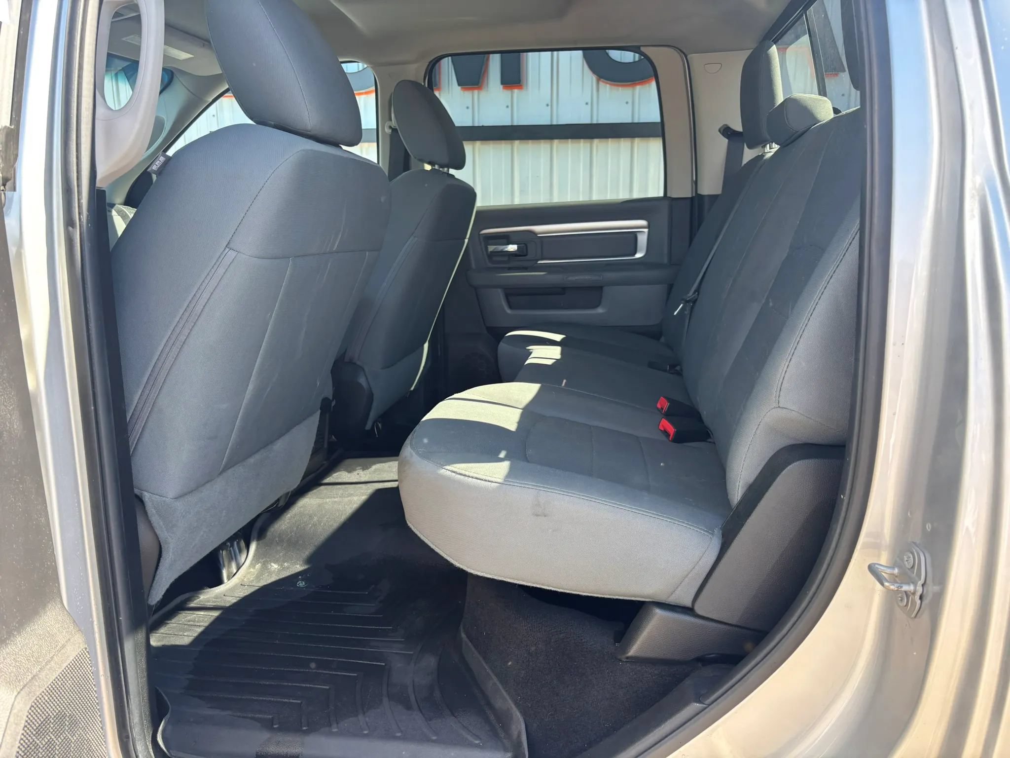 Used 2017 RAM 2500 SLT AWD/4WD image 19
