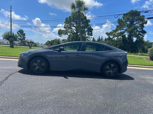 Used 2024 Toyota Prius LE image 2