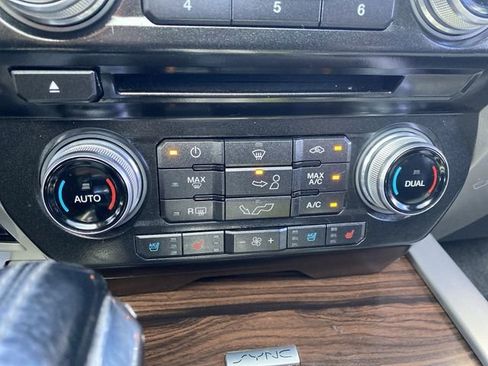 Used 2017 Ford F150 Lariat w/ Equipment Group 502A Luxury AWD/4WD image 18