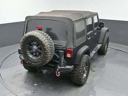 Used 2012 Jeep Wrangler Unlimited Sahara AWD/4WD image 33