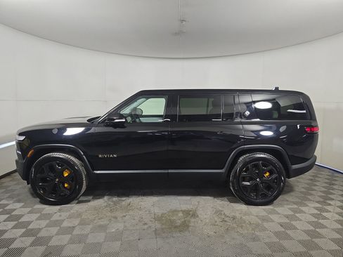 Used 2023 Rivian R1S Launch Edition image 2