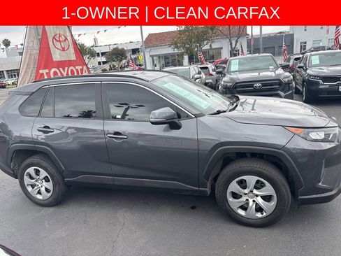 Used 2021 Toyota RAV4 LE AWD/4WD image 2
