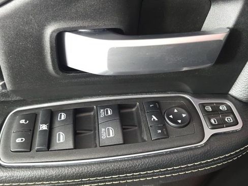 Used 2024 RAM 2500 Big Horn w/ Sport Appearance Package image 22