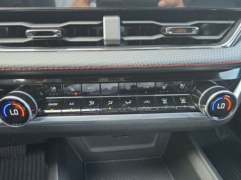 Used 2025 Chevrolet Equinox RS w/ Convenience Package III image 4