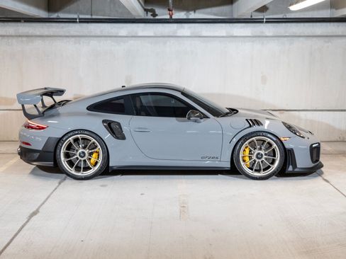 Certified 2019 Porsche 911 GT2 RS RWD image 9