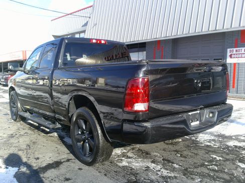Used 2017 RAM 1500 Express w/ Black Ram 1500 Express Group image 3
