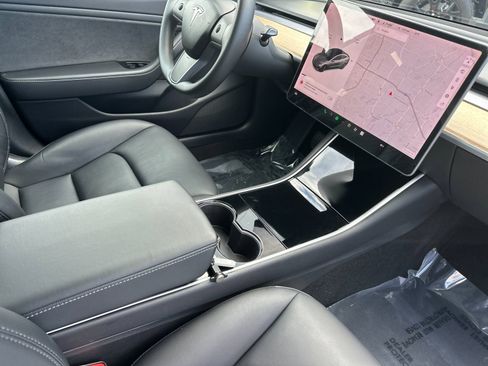 Used 2018 Tesla Model 3 Long Range image 15