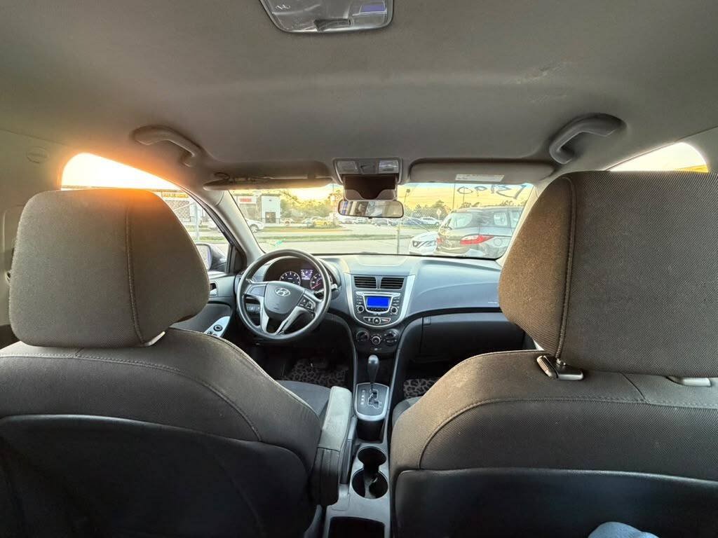 Used 2012 Hyundai Accent GS FWD image 26