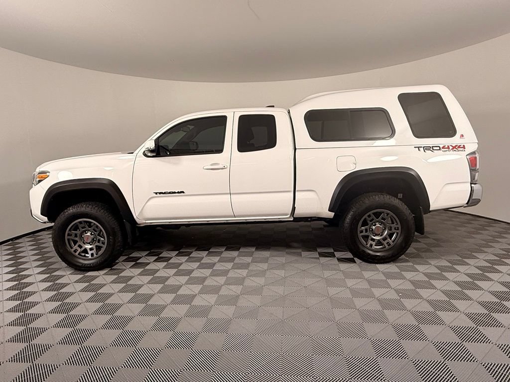 Certified 2023 Toyota Tacoma TRD Off-Road w/ Black Out Package (TMS) AWD/4WD image 3