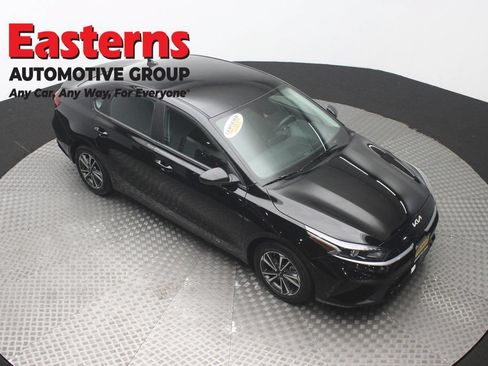 Used 2024 Kia Forte LXS FWD image 3
