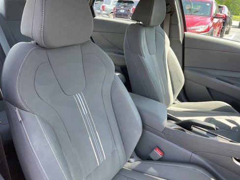 Used 2023 Hyundai Elantra SEL FWD image 10