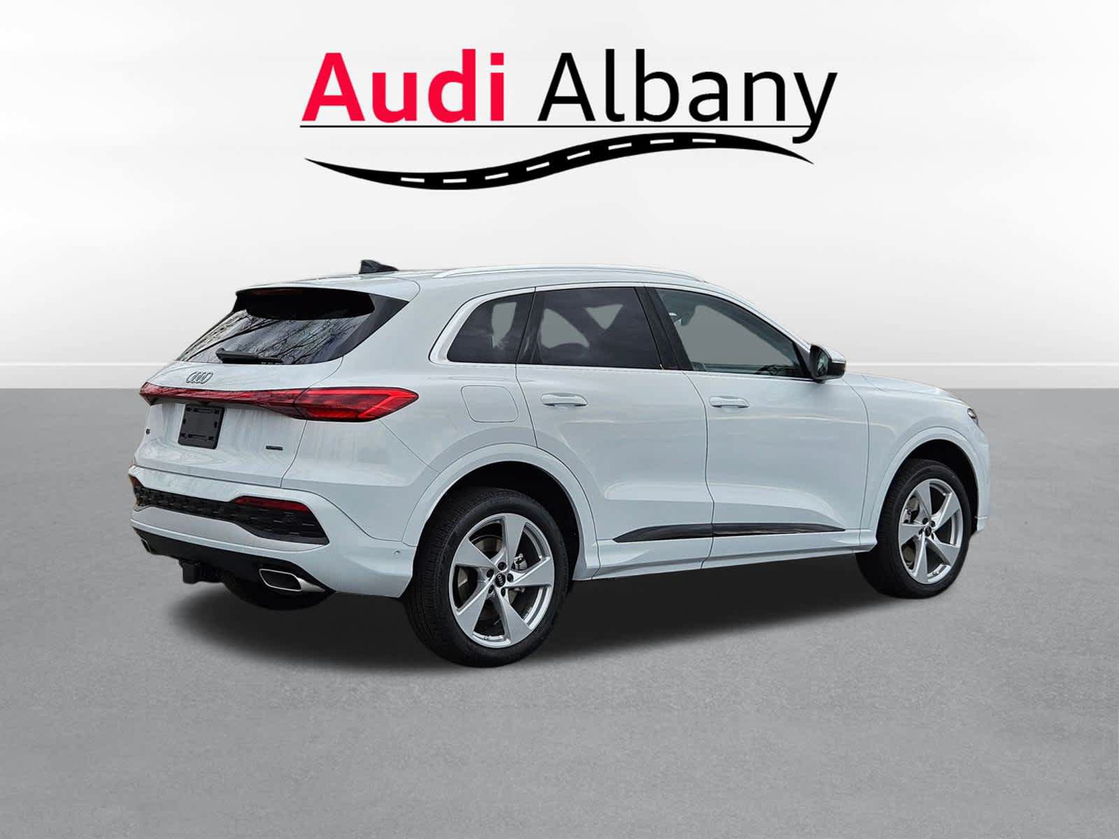 New 2025 Audi Q5 Premium Plus w/ Premium Plus AWD/4WD image 4