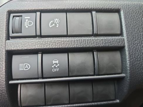 Used 2025 Toyota Tacoma SR5 AWD/4WD image 27