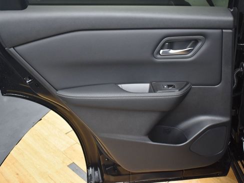 New 2025 Nissan Rogue SV image 15