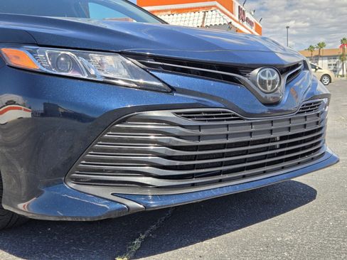 Used 2020 Toyota Camry LE w/ Carpet Mat Package FWD image 5