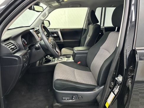 Used 2024 Toyota 4Runner SR5 AWD/4WD image 9