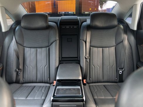 Used 2021 Audi A8 L 3.0T w/ Executive Plus Package image 36