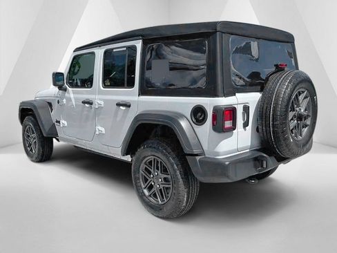 Used 2024 Jeep Wrangler Unlimited Sport AWD/4WD image 5
