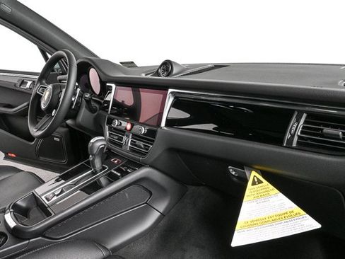 New 2026 Porsche Macan image 26