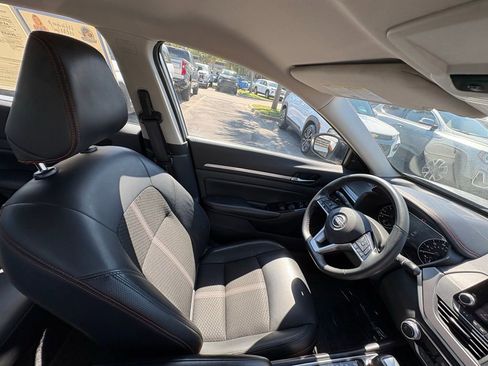 Used 2024 Nissan Altima 2.5 SR FWD image 20
