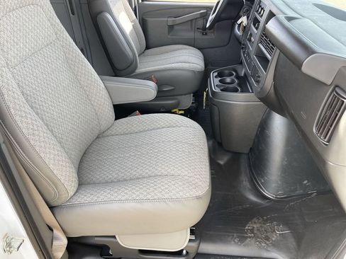 New 2025 GMC Savana 2500 Extended w/ Driver Convenience Package image 28