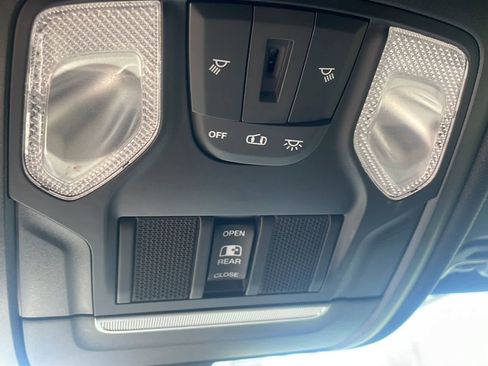 Used 2022 RAM 1500 Big Horn AWD/4WD image 21
