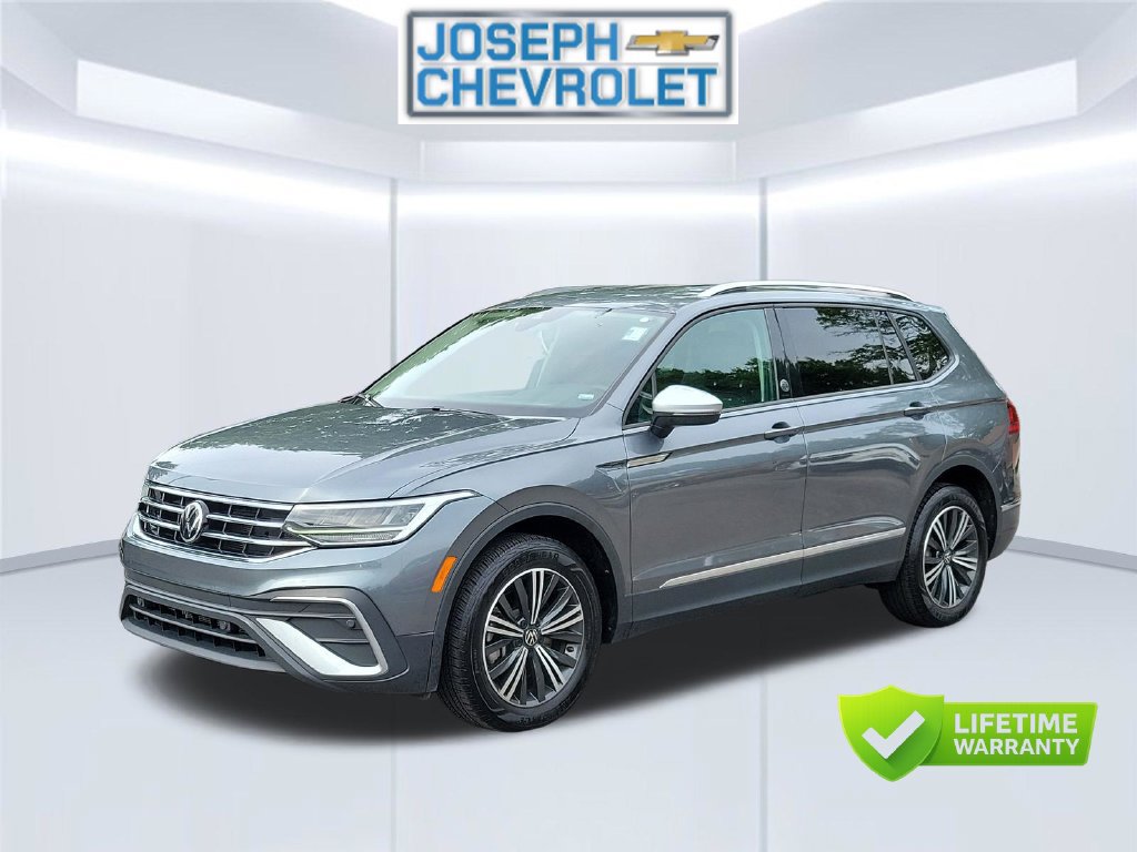 Used 2024 Volkswagen Tiguan Wolfsburg Edition FWD image 2