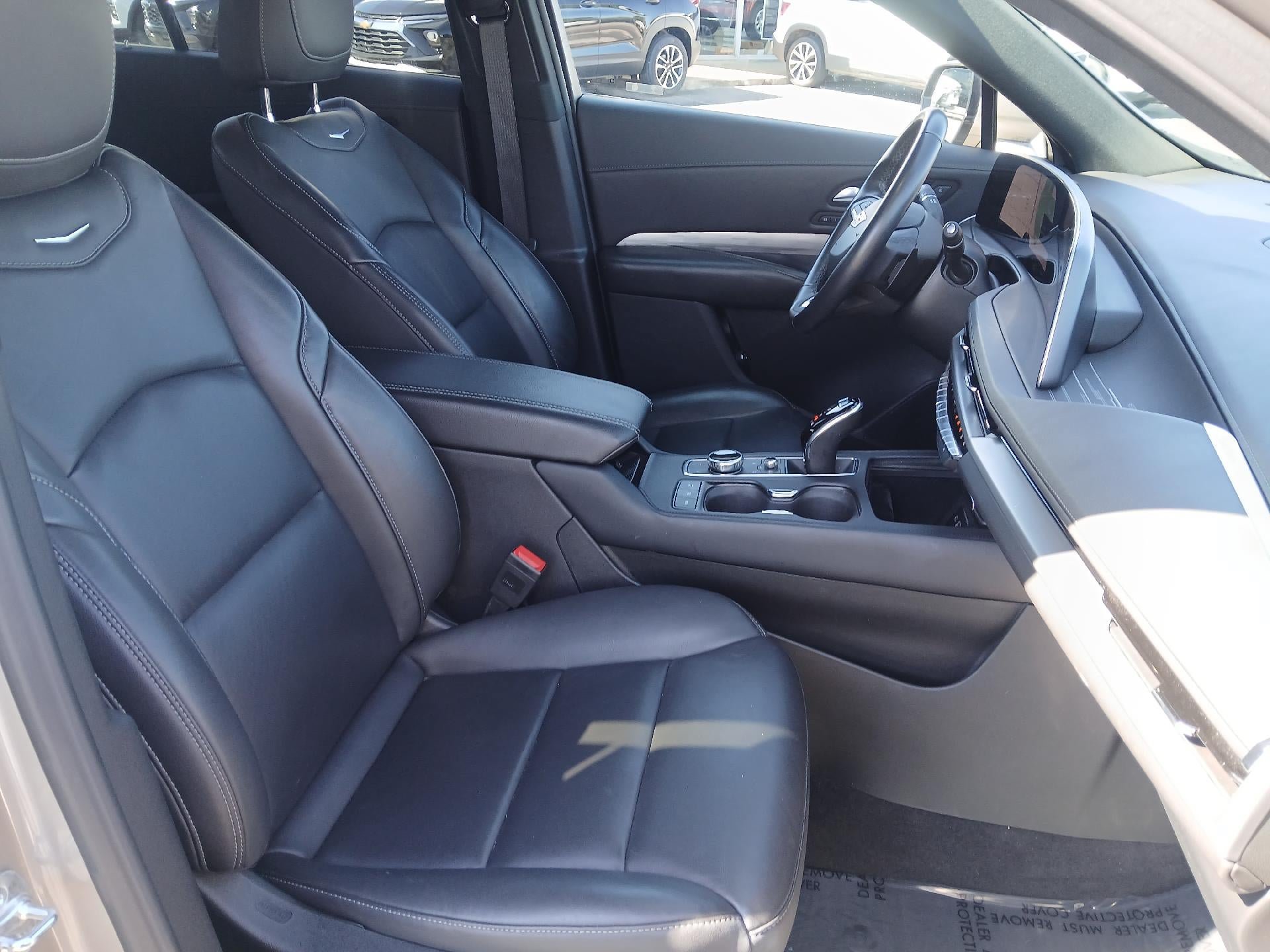 Used 2025 Cadillac XT4 Premium Luxury FWD image 22