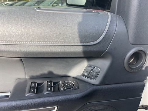 Used 2022 Ford Expedition XLT image 13