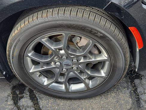 Used 2017 Dodge Charger SXT w/ Rallye Group image 4