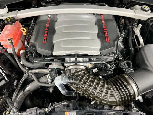 Used 2018 Chevrolet Camaro SS RWD image 24