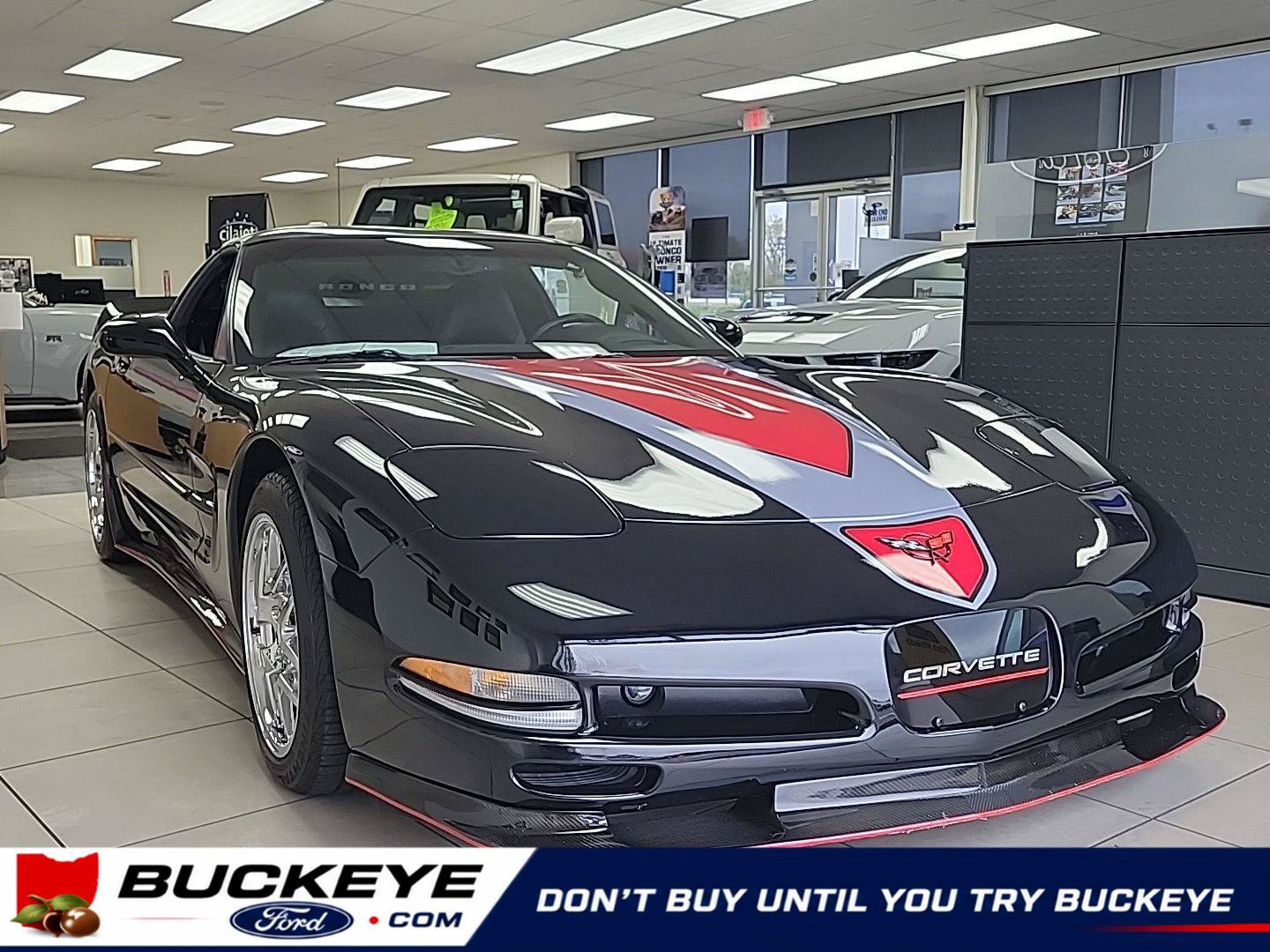 Used 2004 Chevrolet Corvette Coupe w/ Preferred Equipment Group RWD image 1