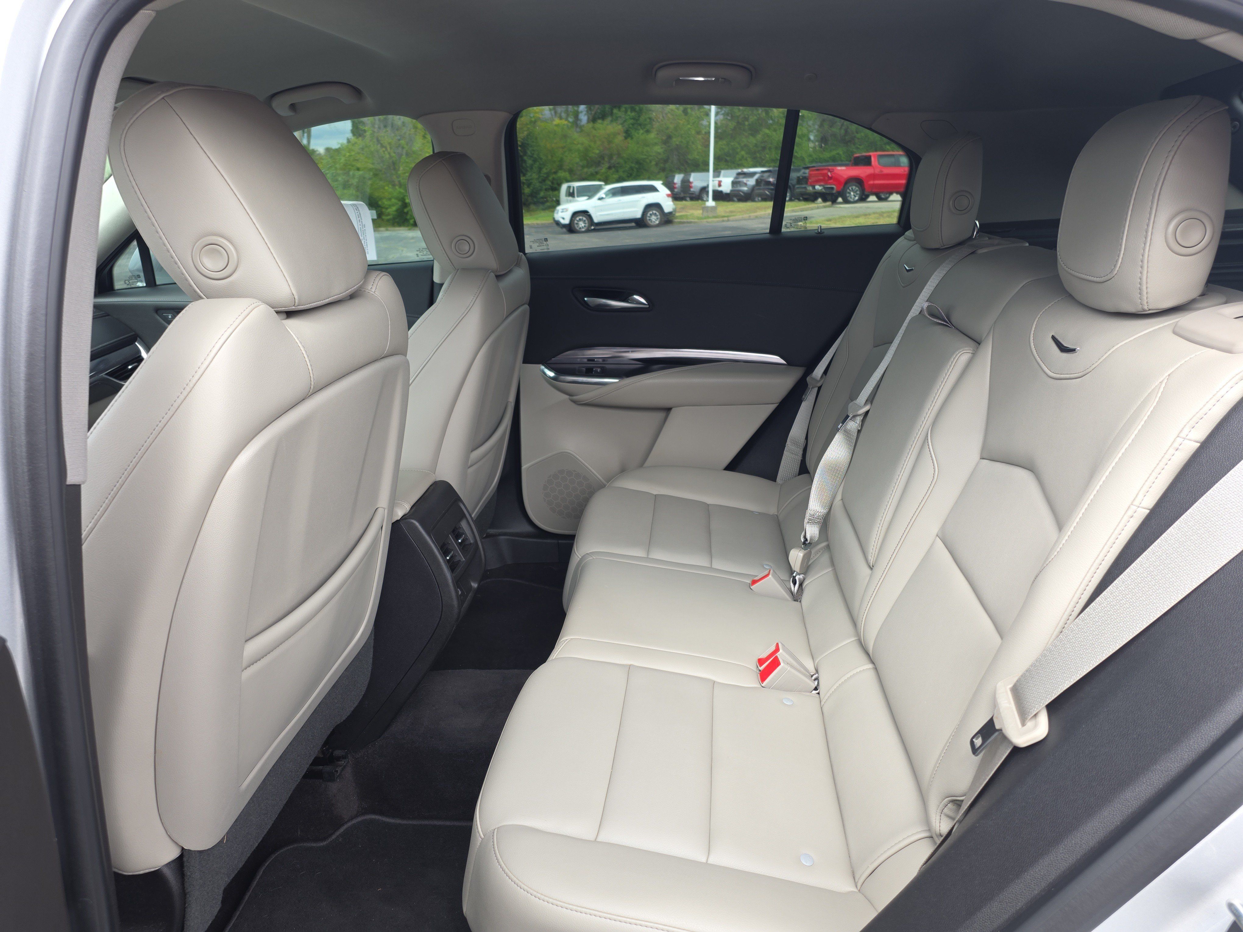 Used 2019 Cadillac XT4 Luxury FWD image 12