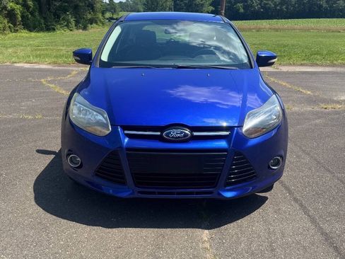 Used 2013 Ford Focus Titanium w/ Titanium Handling Pkg FWD image 3
