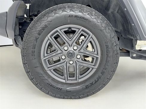 Used 2024 Jeep Wrangler Sport S image 29