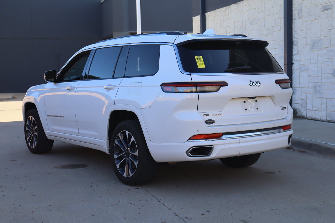 Used 2021 Jeep Grand Cherokee L Overland w/ Advanced Protech Group III AWD/4WD image 3