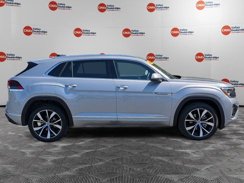 Used 2026 Volkswagen Atlas Cross Sport SEL Premium R-Line AWD/4WD image 4