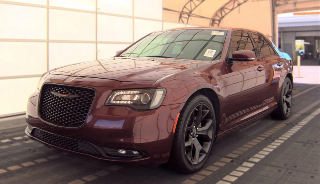 Used 2022 Chrysler 300 S RWD image 1