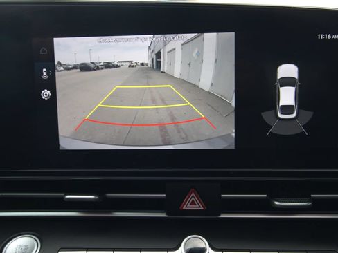 Used 2023 Hyundai Elantra Limited w/ Preferred Accessory Package FWD image 13