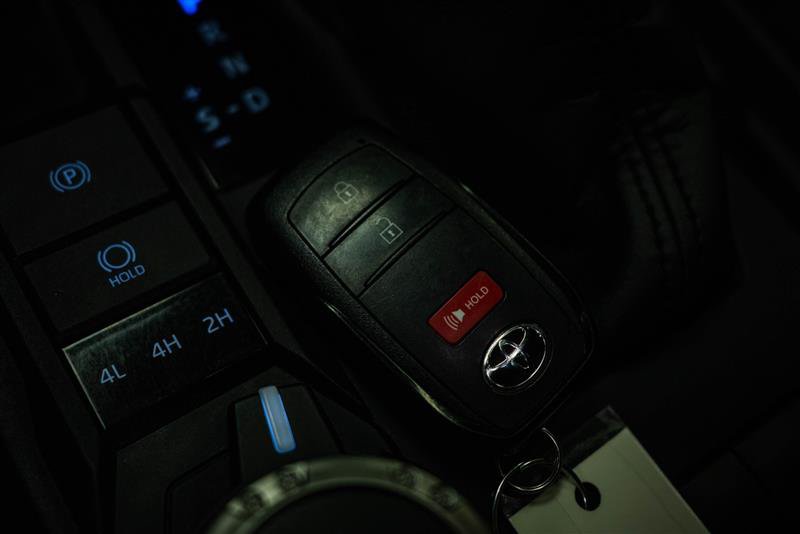 Used 2025 Toyota 4Runner SR5 AWD/4WD image 21