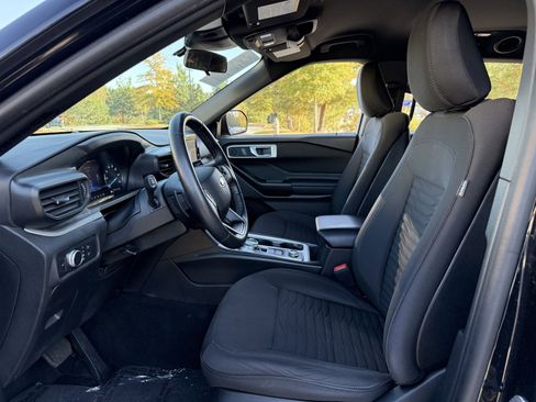 Used 2020 Ford Explorer XLT image 33