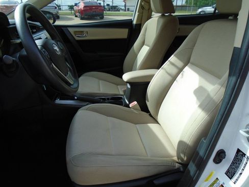 Used 2014 Toyota Corolla LE FWD image 6