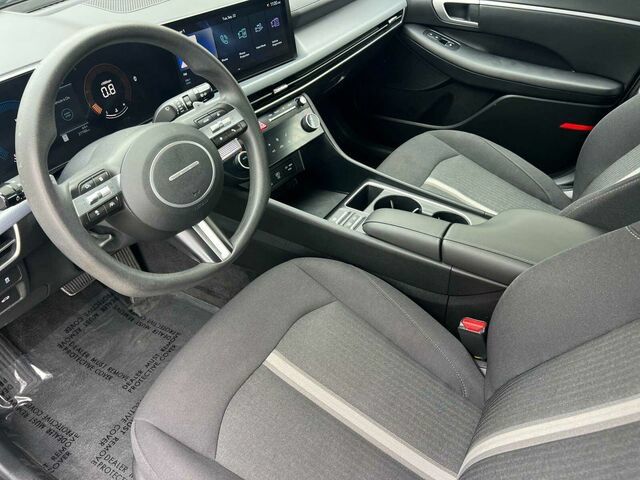 Used 2025 Hyundai Sonata SEL FWD image 10