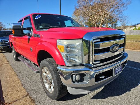Used 2011 Ford F250 Lariat w/ Lariat Interior Pkg image 9