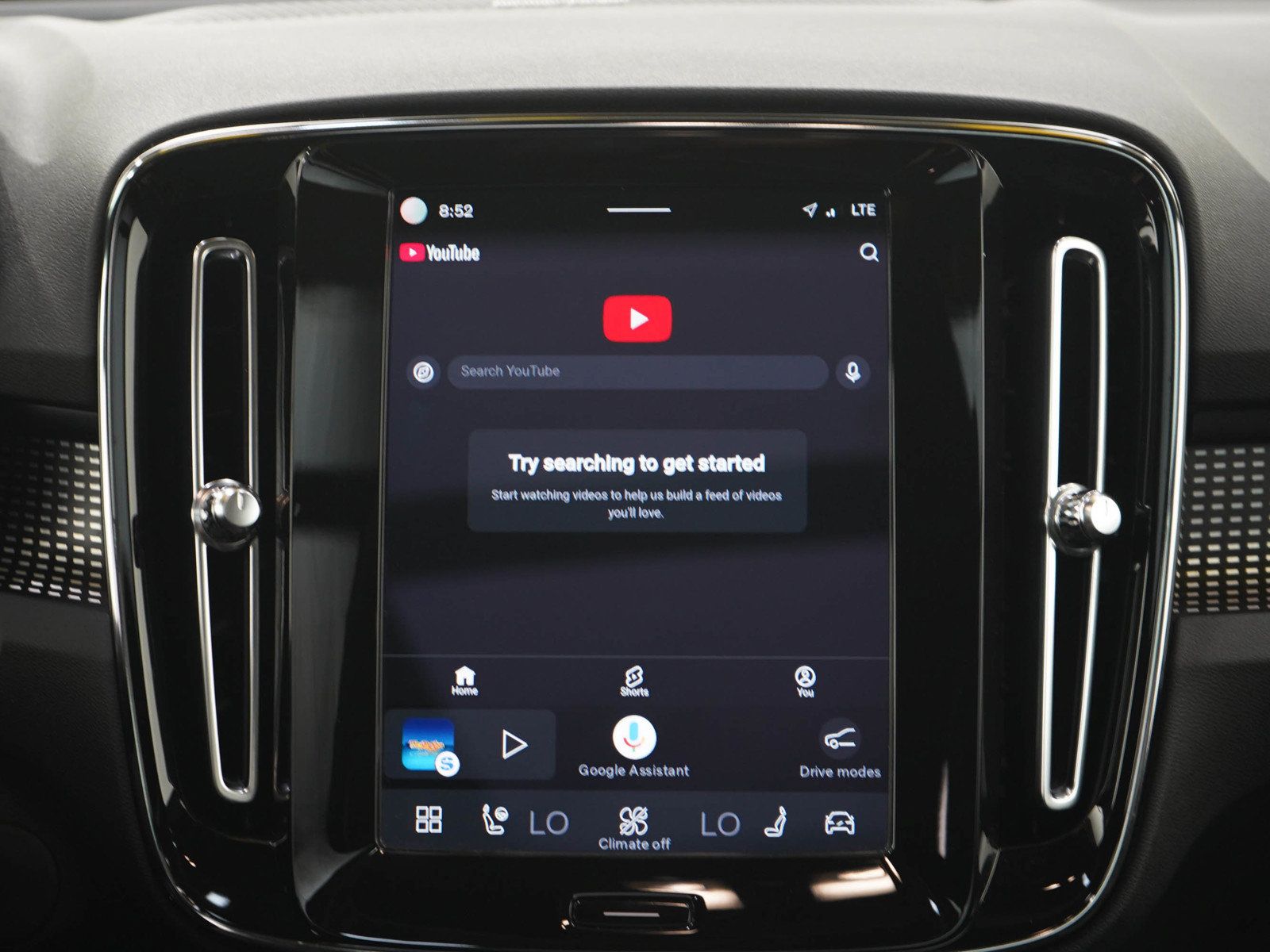 Used 2021 Volvo XC40 P8 Recharge w/ Advanced Package AWD/4WD image 18