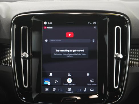 Used 2021 Volvo XC40 P8 Recharge w/ Advanced Package AWD/4WD image 18