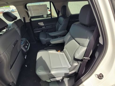 New 2026 Ford Expedition Active AWD/4WD image 6