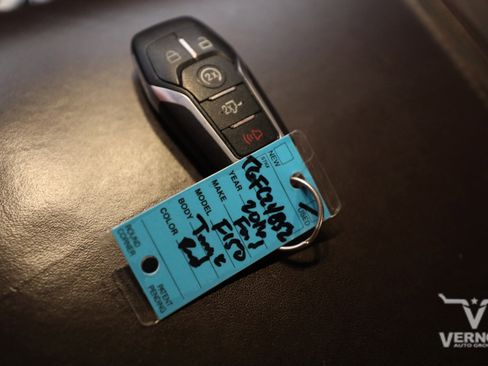 Used 2016 Ford F150 Platinum w/ Equipment Group 701A Luxury image 13