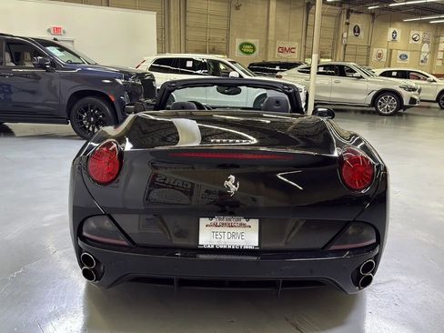 Used 2010 Ferrari California image 14