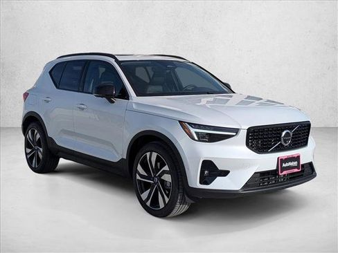 New 2026 Volvo XC40 B5 Ultra w/ Climate Package image 7